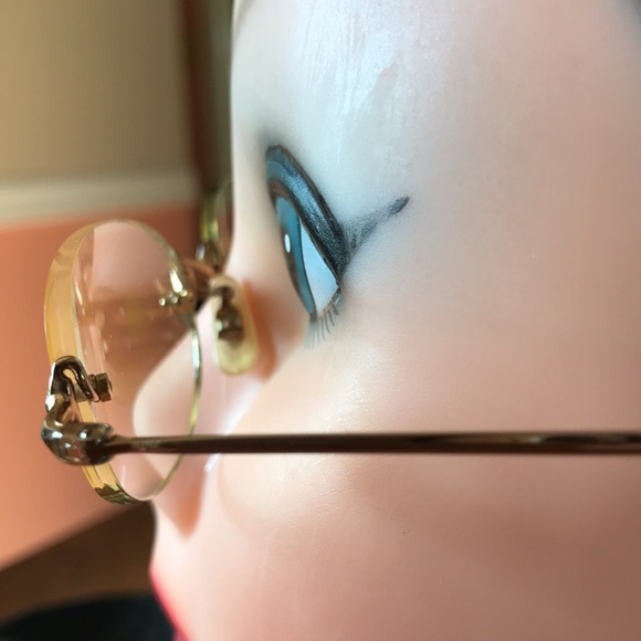 Petite gold Oliver Peoples eyeglass frames in excellent condition. - Picture 5 of 8